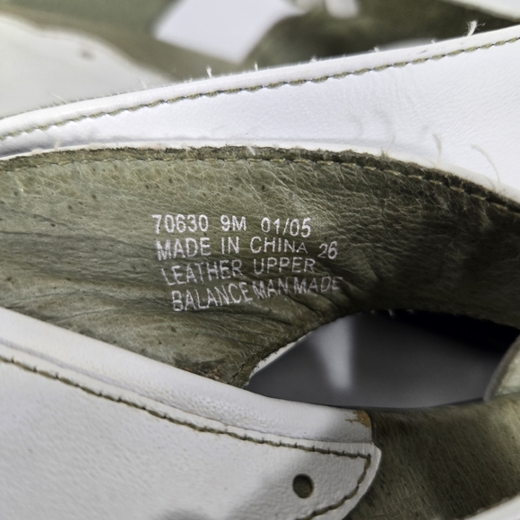 Clarks Sandal Leather White Wedge Heel Floral Design on 2 Straps Womens 9 M - Picture 7 of 8